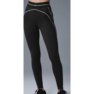 ALO Yoga Airbrush High-Waist Heart Throb Legging, XS in Black/White